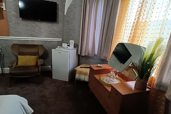 Room 9 of 28