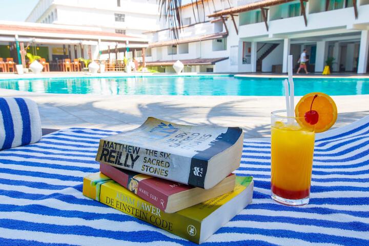 Pool Hotel