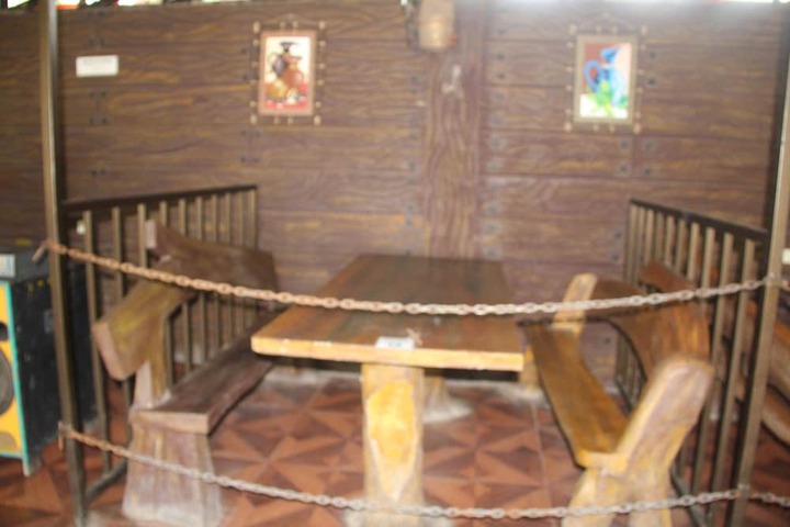 Dining 10 of 18