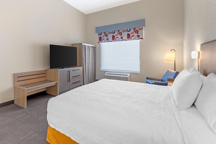 Room 9 of 40