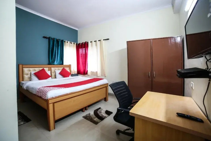Room 3 of 9