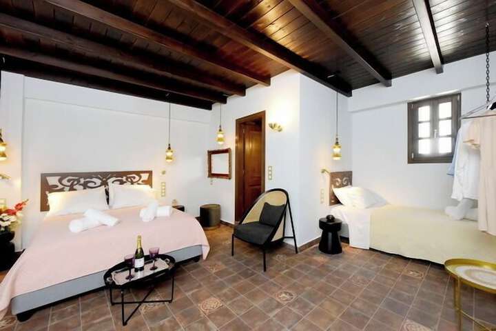 Room 4 of 60