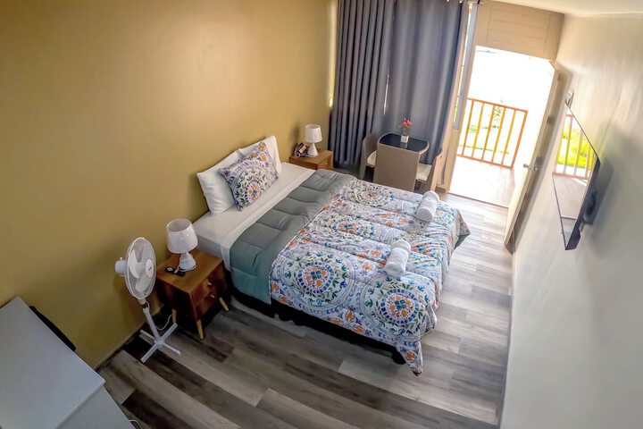 Room 17 of 214
