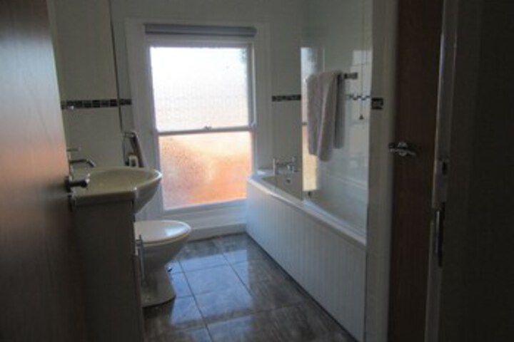 Room 6 of 32