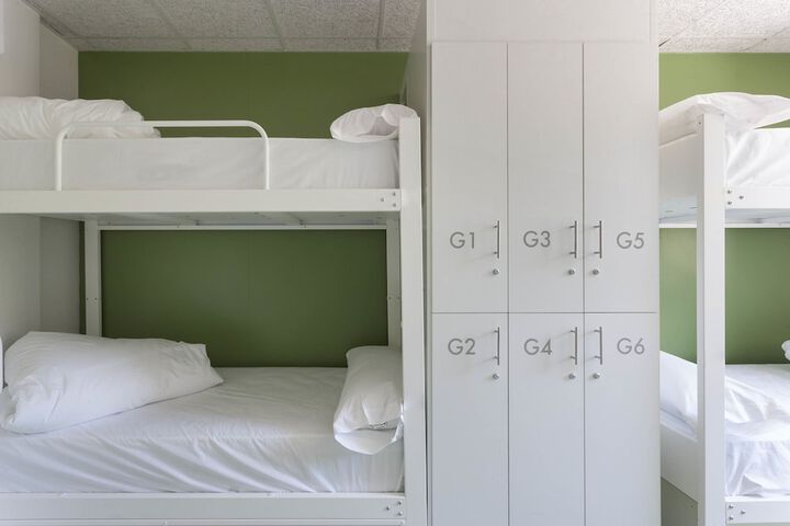 Room 9 of 14