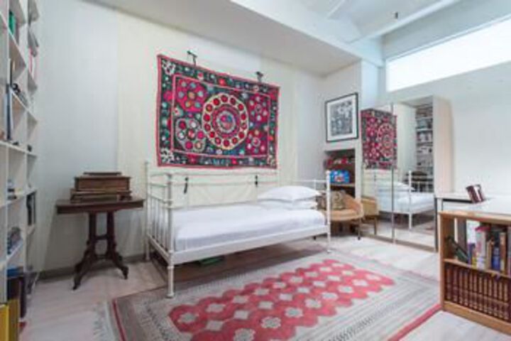 Room 17 of 38