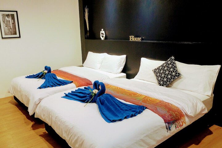 Room 8 of 27