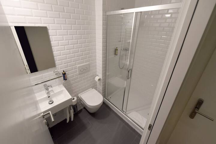 Room 30 of 47