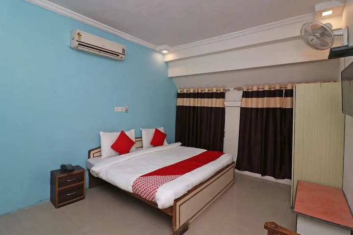 Room 2 of 12