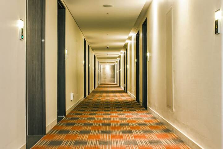 Ballroom/Hall 59 of 61