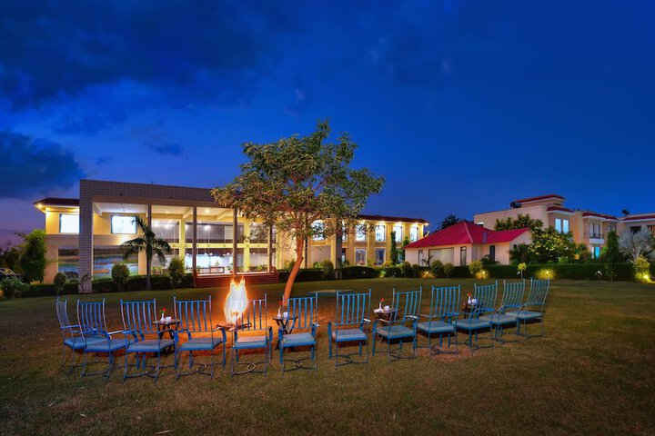 Exterior of Jungle Vilas