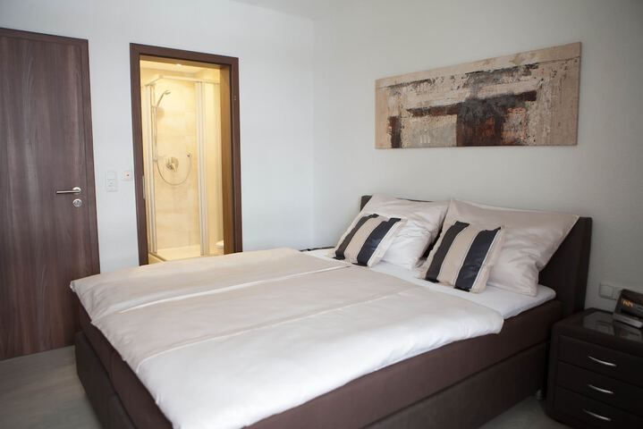 Room 6 of 26