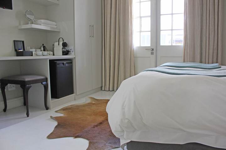 Room 2 of 55
