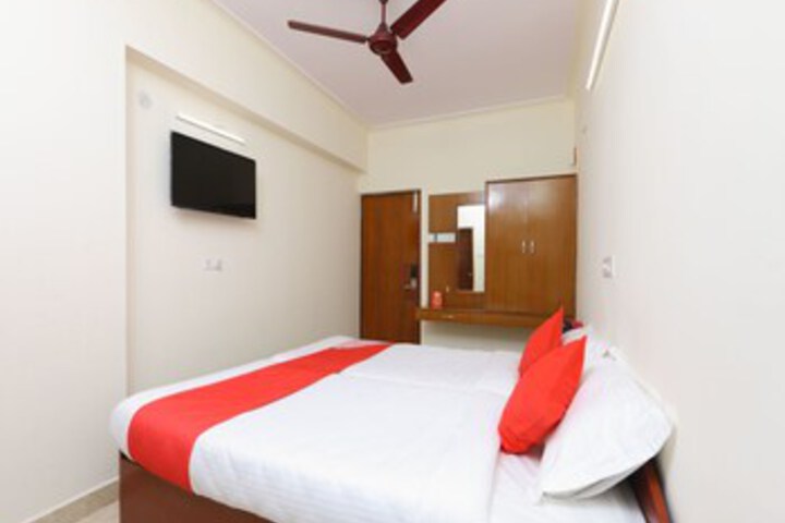 Room 13 of 24