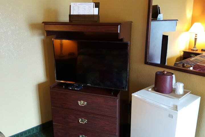 Room 7 of 27