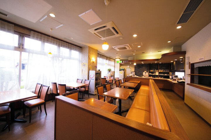 Dining 10 of 16