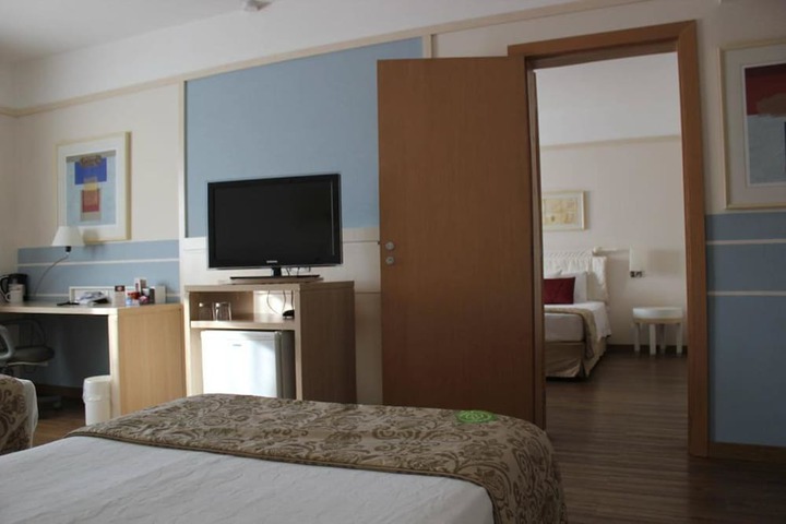 Room 6 of 58