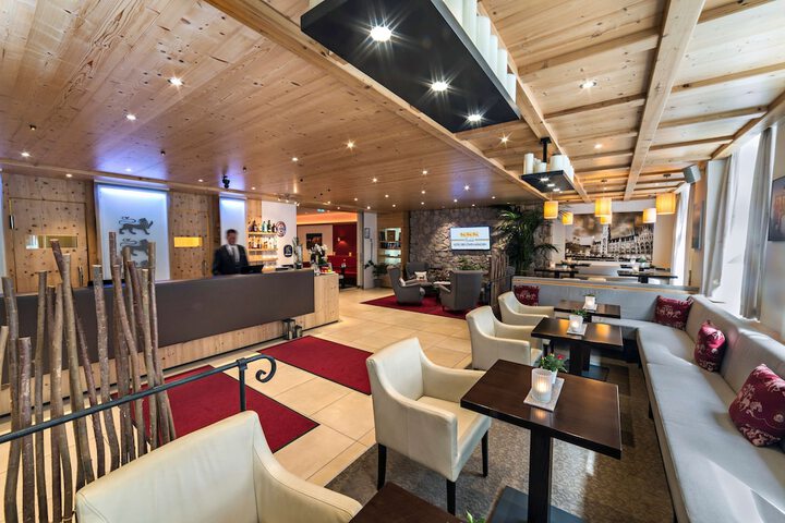 Guest Lobby