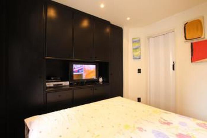 Room 7 of 24
