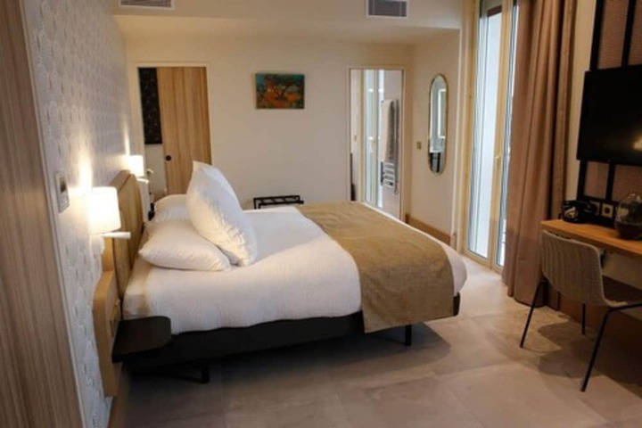Room 46 of 135