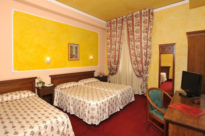 Room 10 of 48