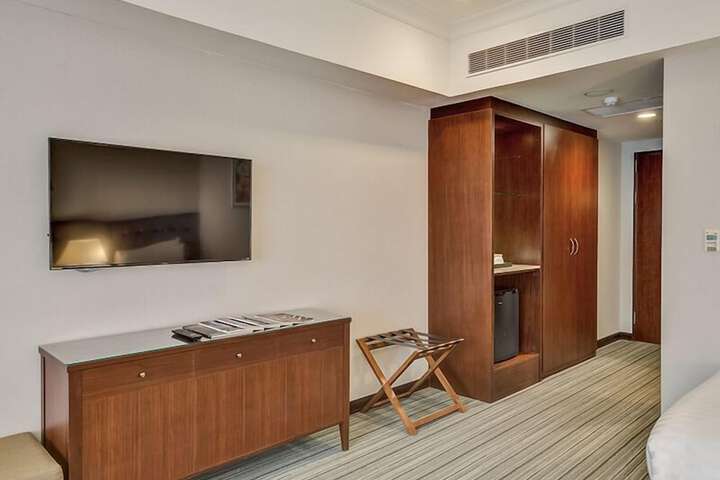 Room 17 of 92