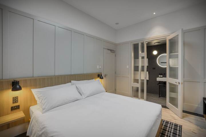 Room 5 of 34