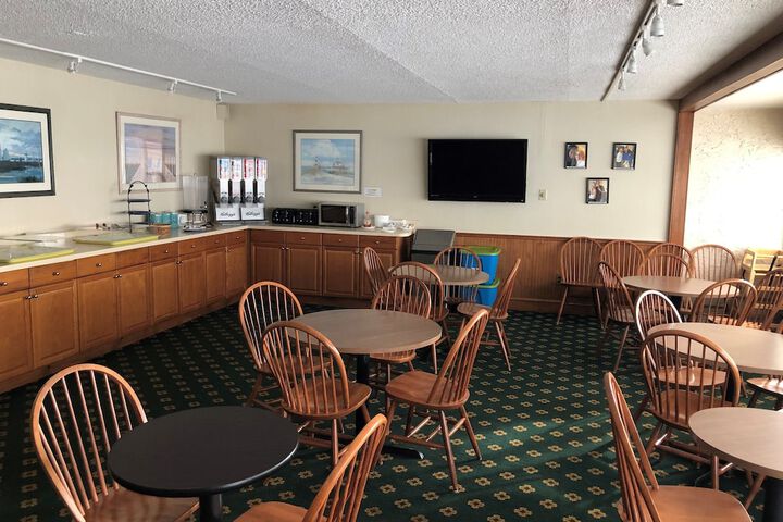 Breakfast/Coffee Service 27 of 43