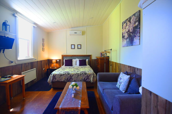 Room 13 of 36