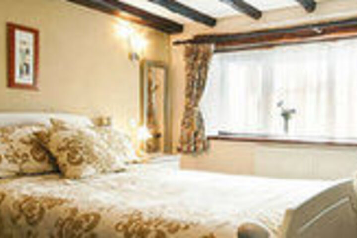 Room 9 of 28
