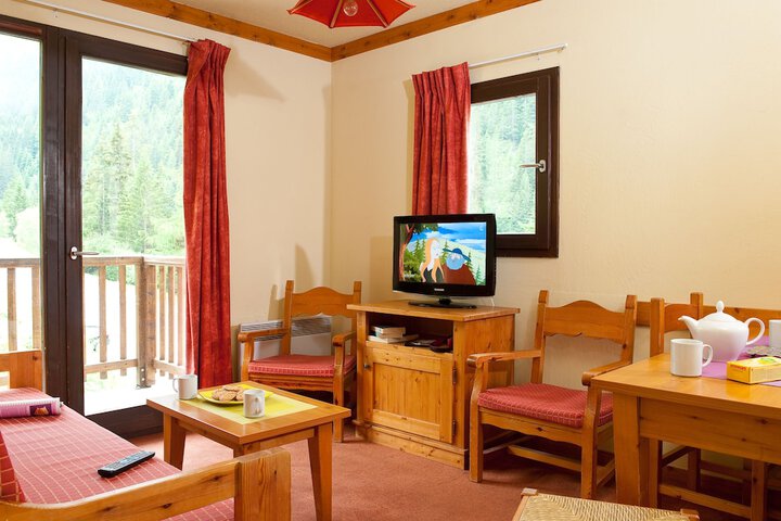 Room 5 of 15