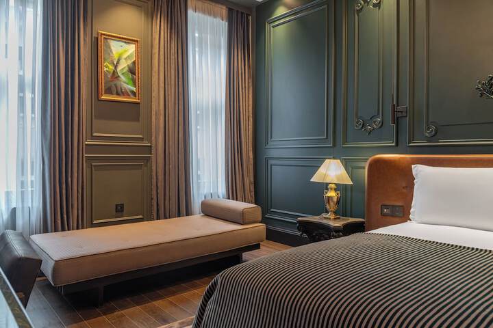 Room 56 of 100
