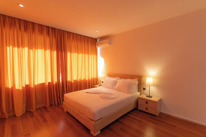 Room 13 of 63
