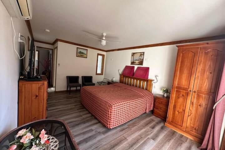 Room 5 of 25