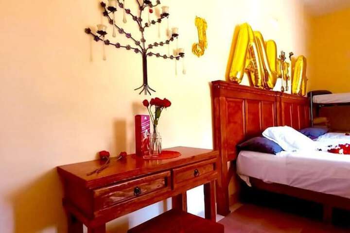 Room 7 of 18