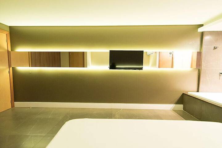 Room 32 of 56