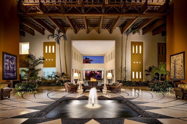 Entrance & Lobby