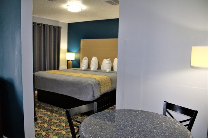 Room 16 of 112