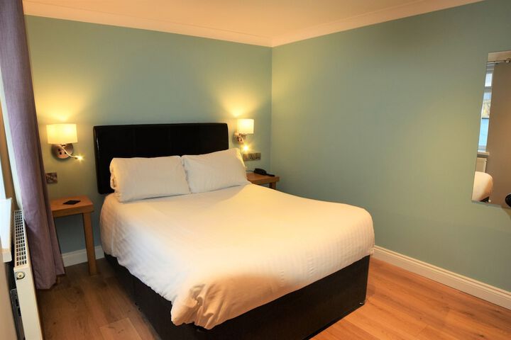 Room 11 of 24