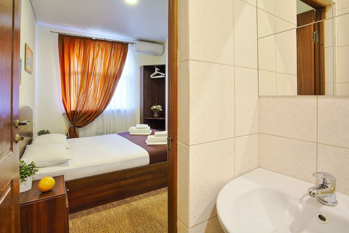 Room 21 of 53