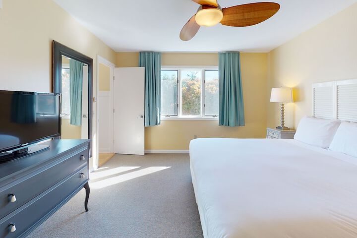 Room 34 of 85