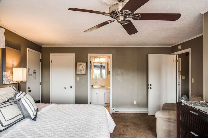 Room 75 of 243
