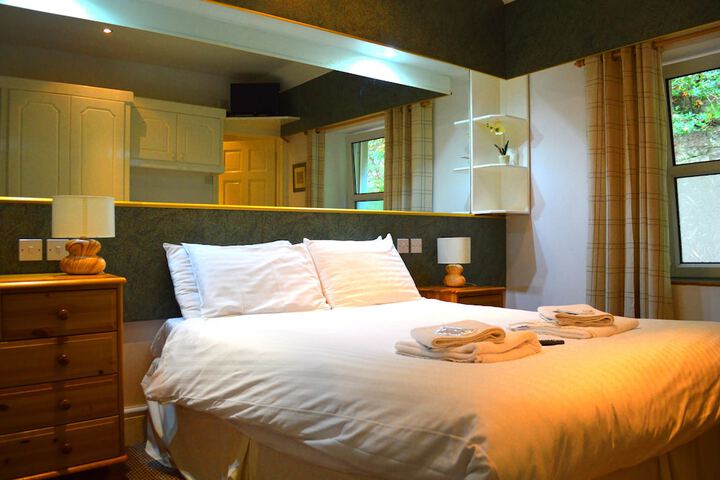Room 8 of 47