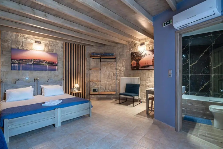 Room 2 of 20