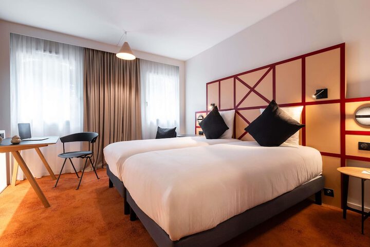 Room 25 of 61
