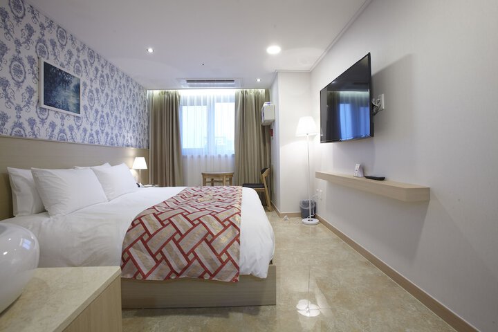 Room 15 of 78