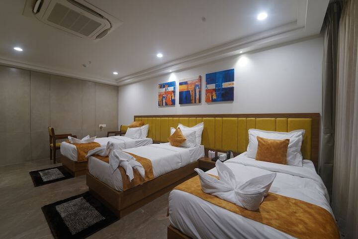 Room 11 of 29