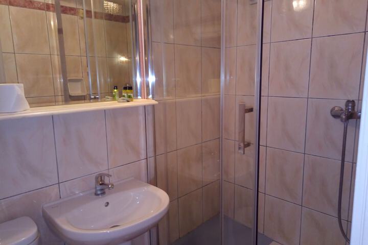 Room 46 of 71