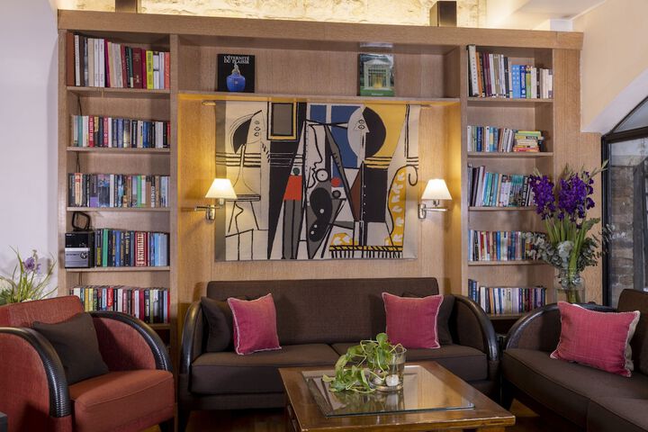 Entrance & Lobby