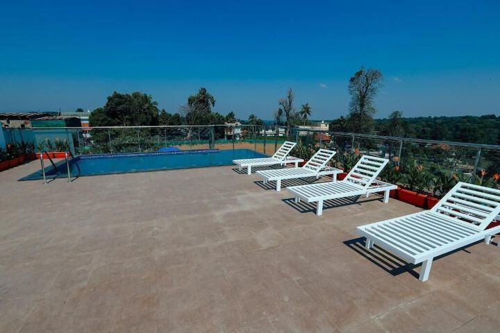 Pool 37 of 61